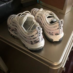 brand new nike air max